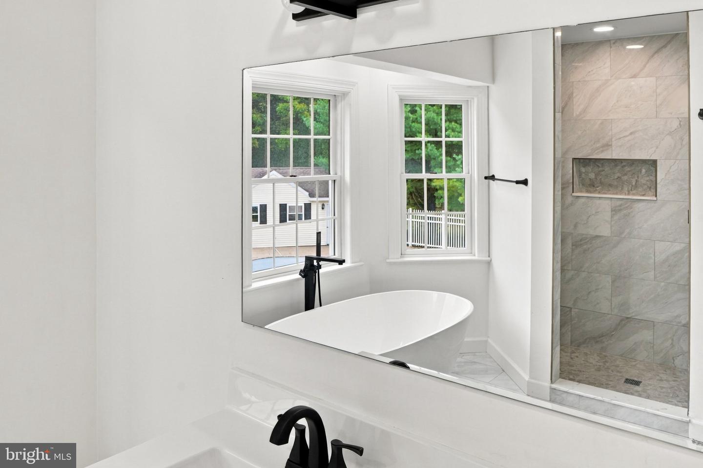 4 Schoolhouse Ln Property Photo 48