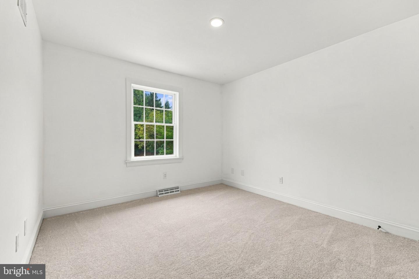 4 Schoolhouse Ln Property Photo 51