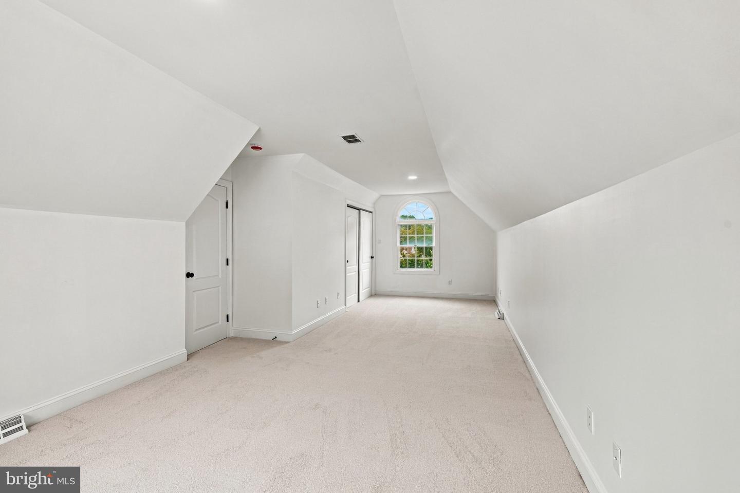 4 Schoolhouse Ln Property Photo 56