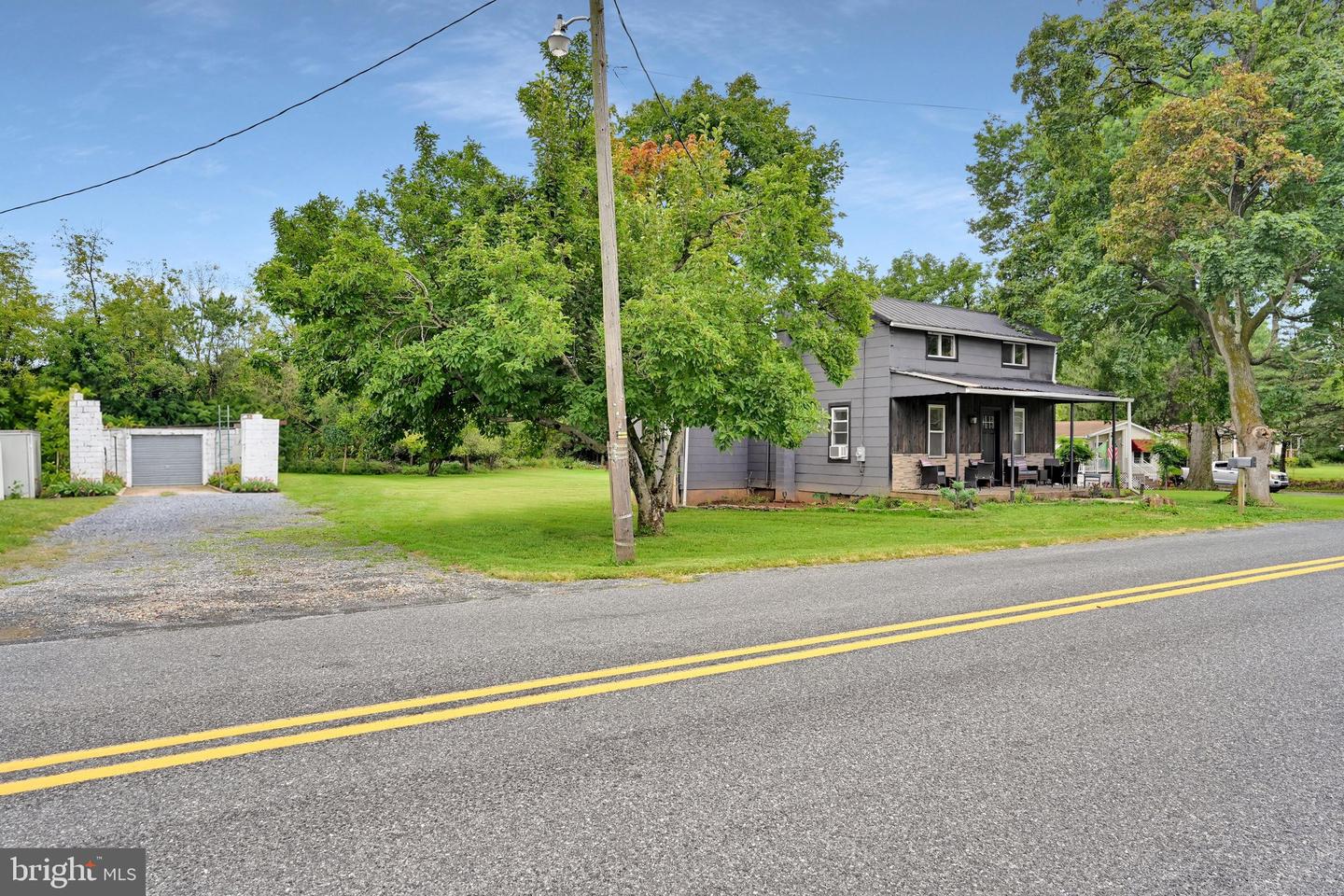 1443 Railroad Rd Property Photo 1