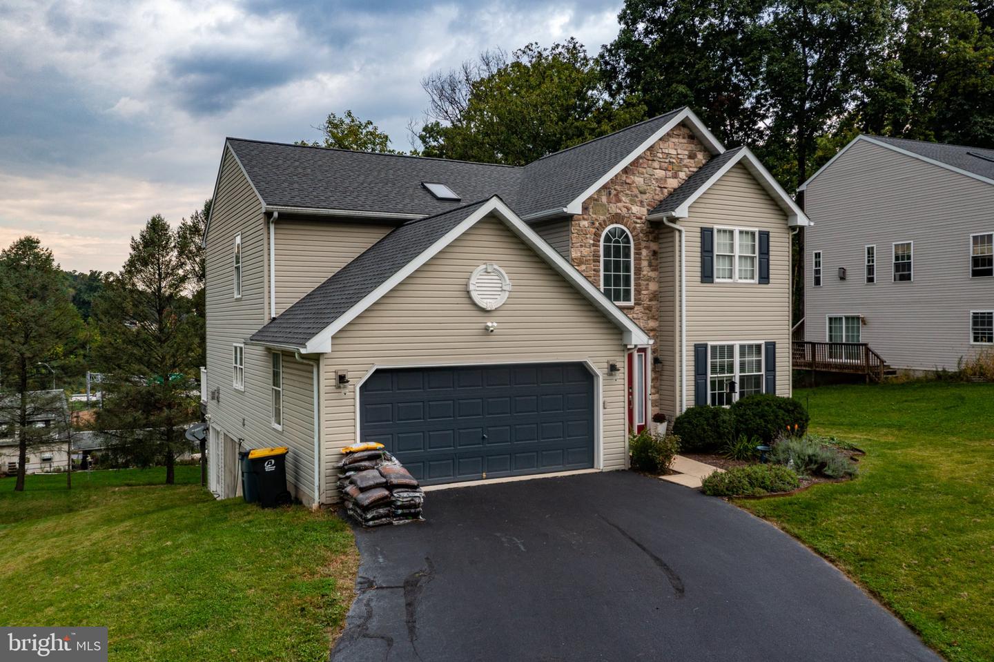 7 Josephs Way Property Photo 5