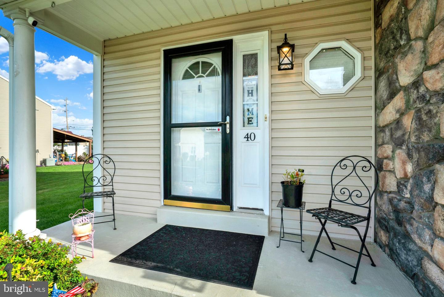 40 N Calais Dr Property Photo 4