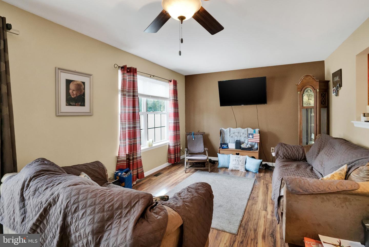 40 N Calais Dr Property Photo 6