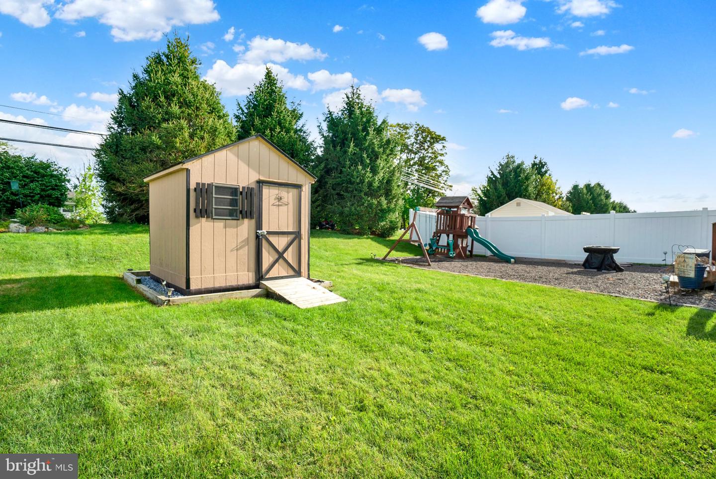 40 N Calais Dr Property Photo 25