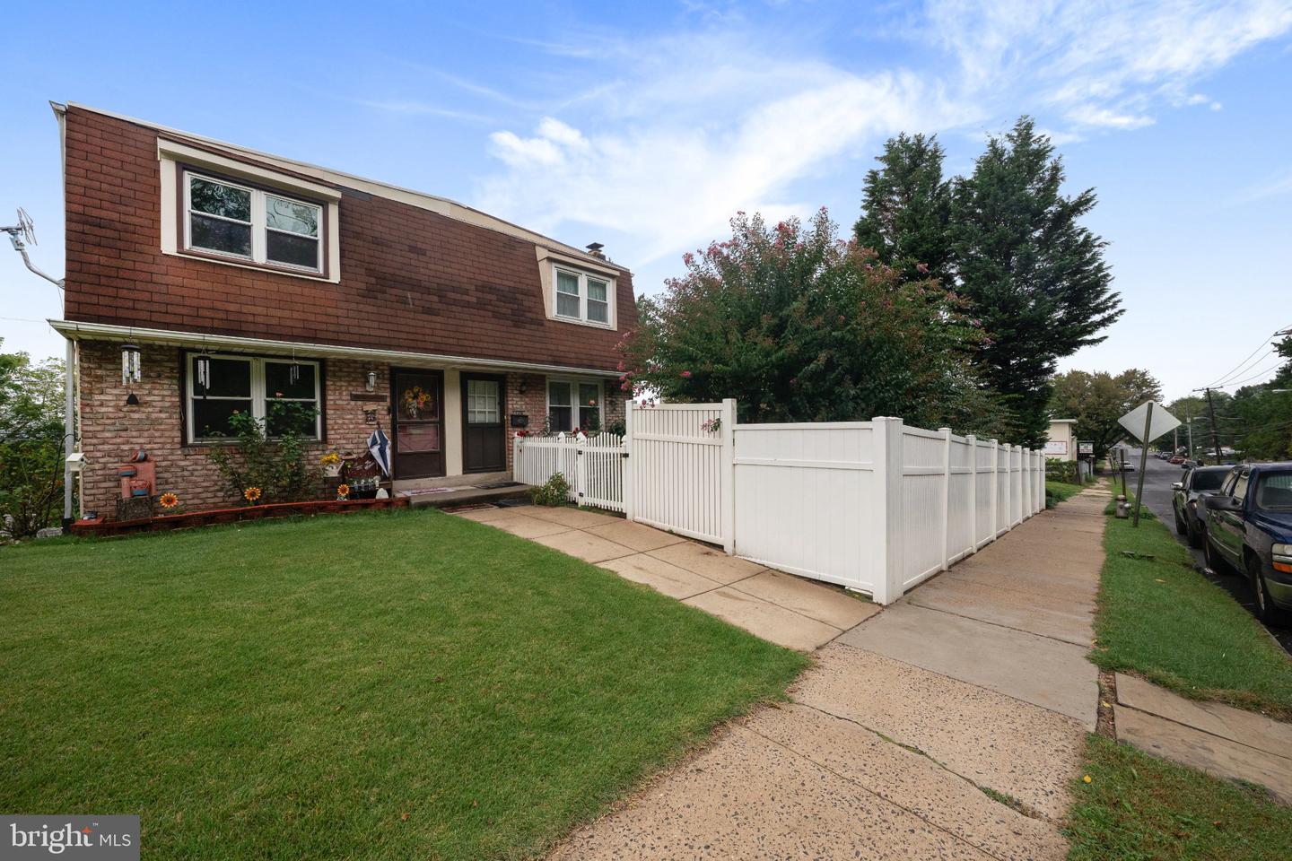 1126 N Front St Property Photo 1