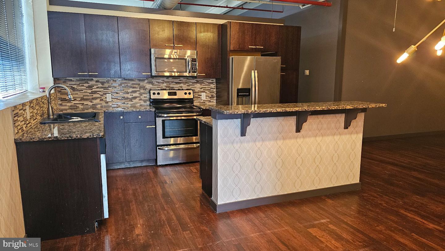 31 S Sterley St #401 Property Photo 4