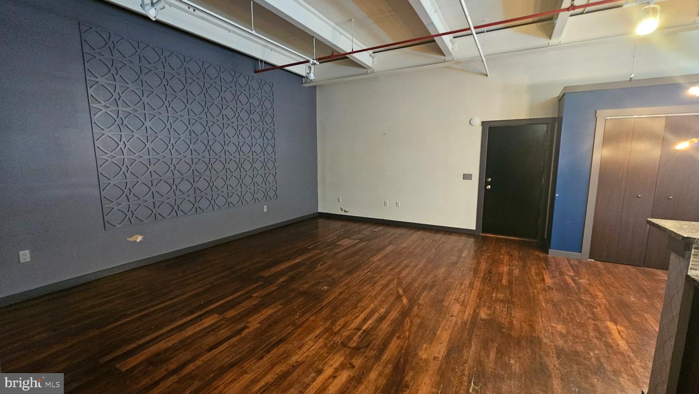 31 S Sterley St #401 Property Photo 7