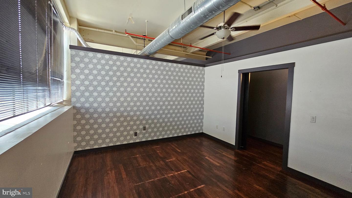 31 S Sterley St #401 Property Photo 13