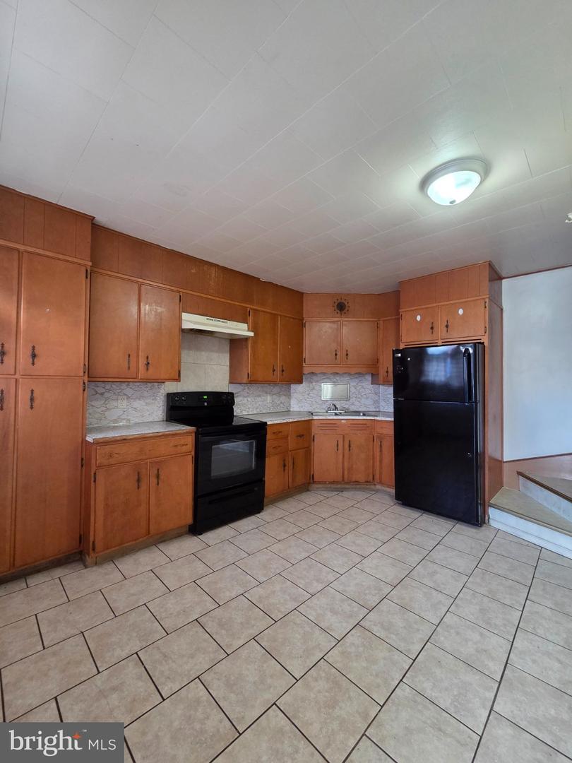 503 S 16 1/2 St Property Photo 7