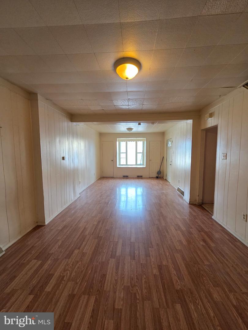 503 S 16 1/2 St Property Photo 8
