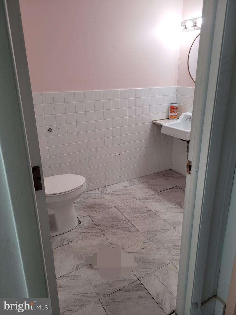 912 Penn St Property Photo 10