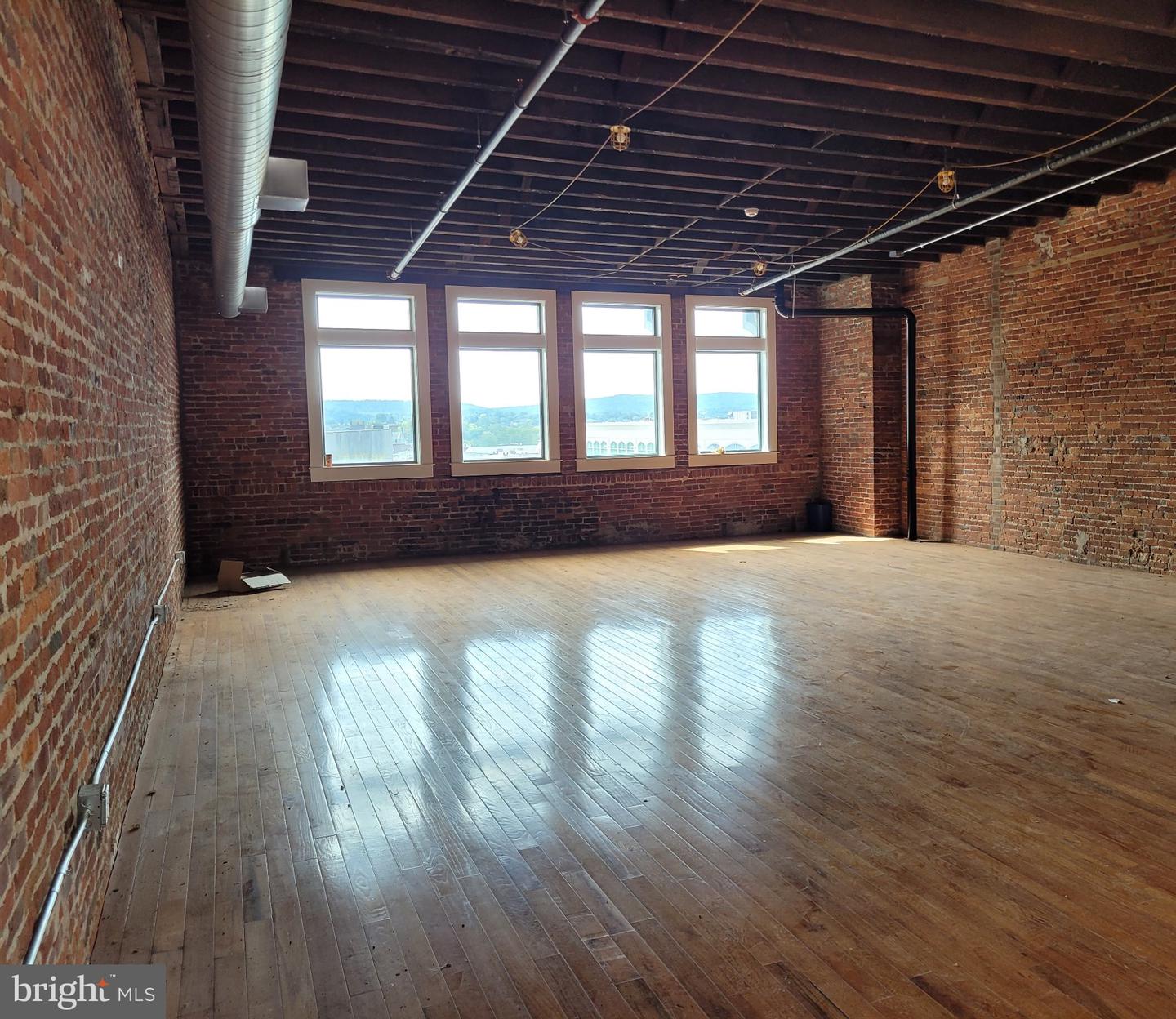 503 Penn St Property Photo 10