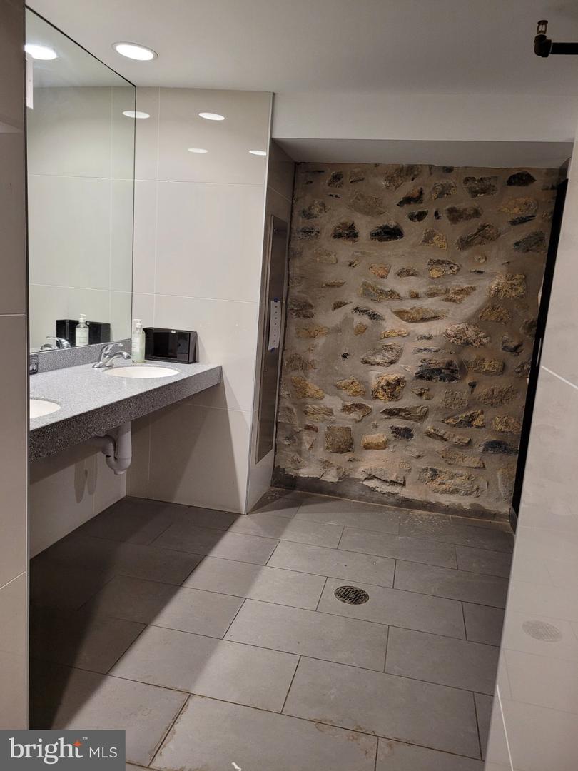 503 Penn St Property Photo 19