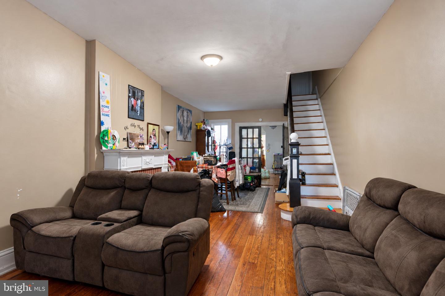533 Laurel St Property Photo 3
