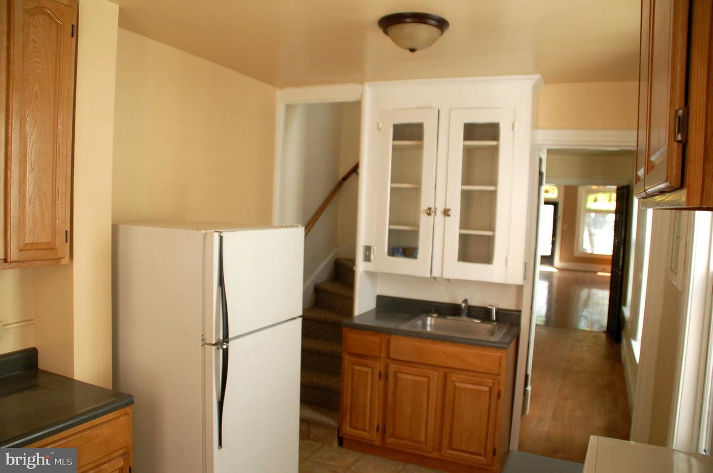 533 Laurel St Property Photo 8