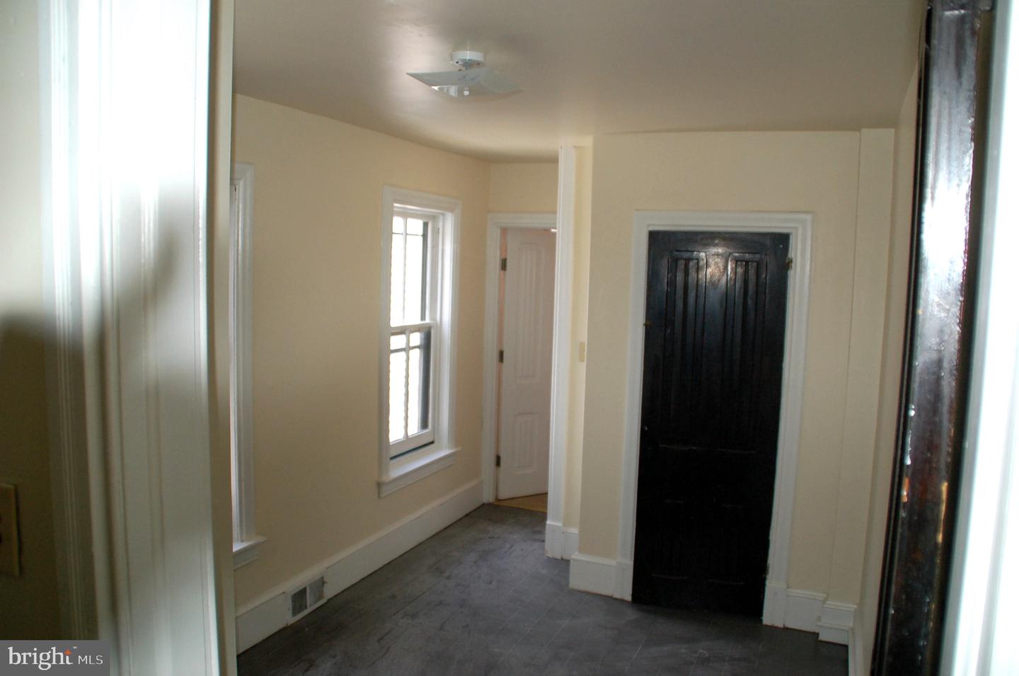 533 Laurel St Property Photo 14