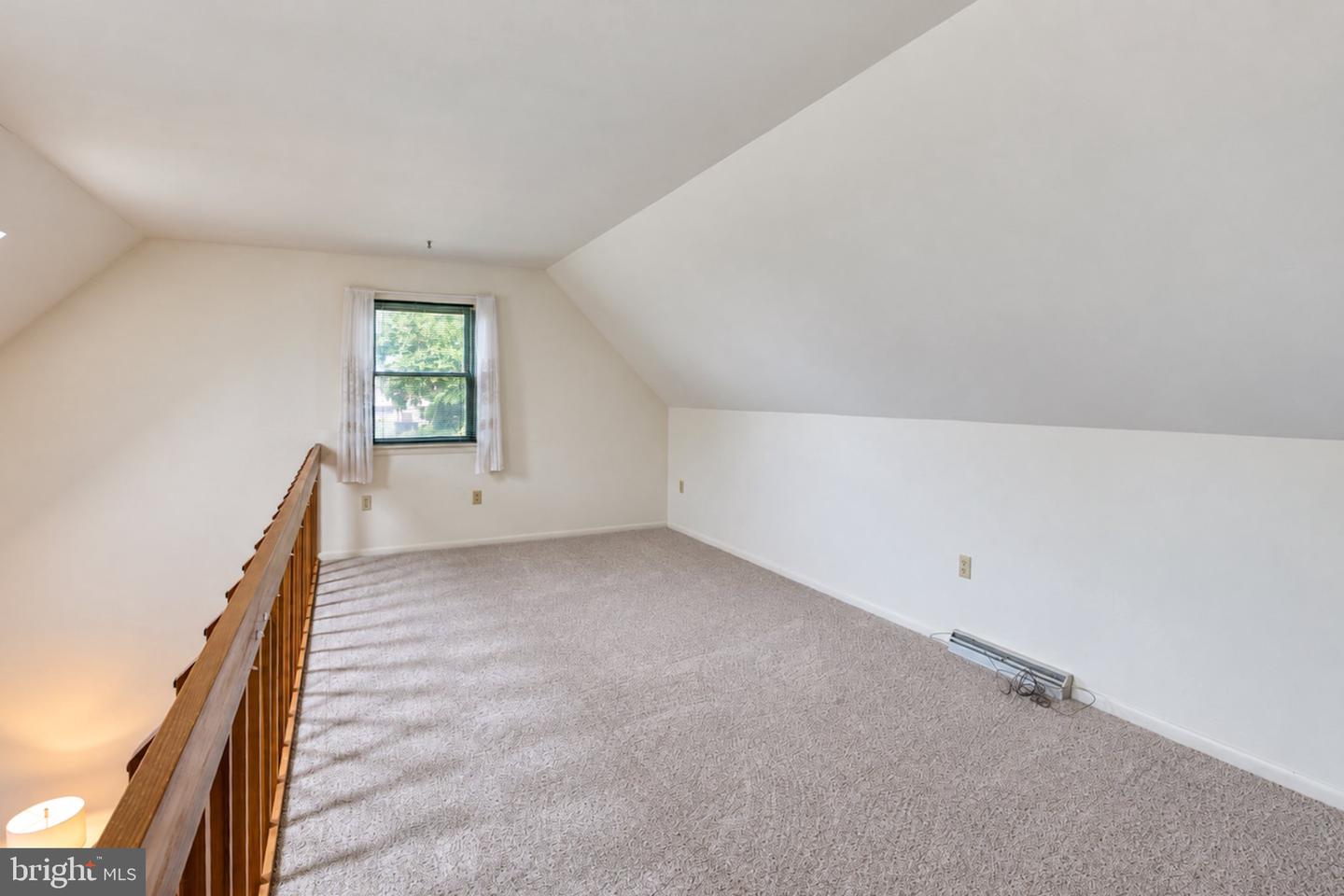 222 Wexham Dr Property Photo 17