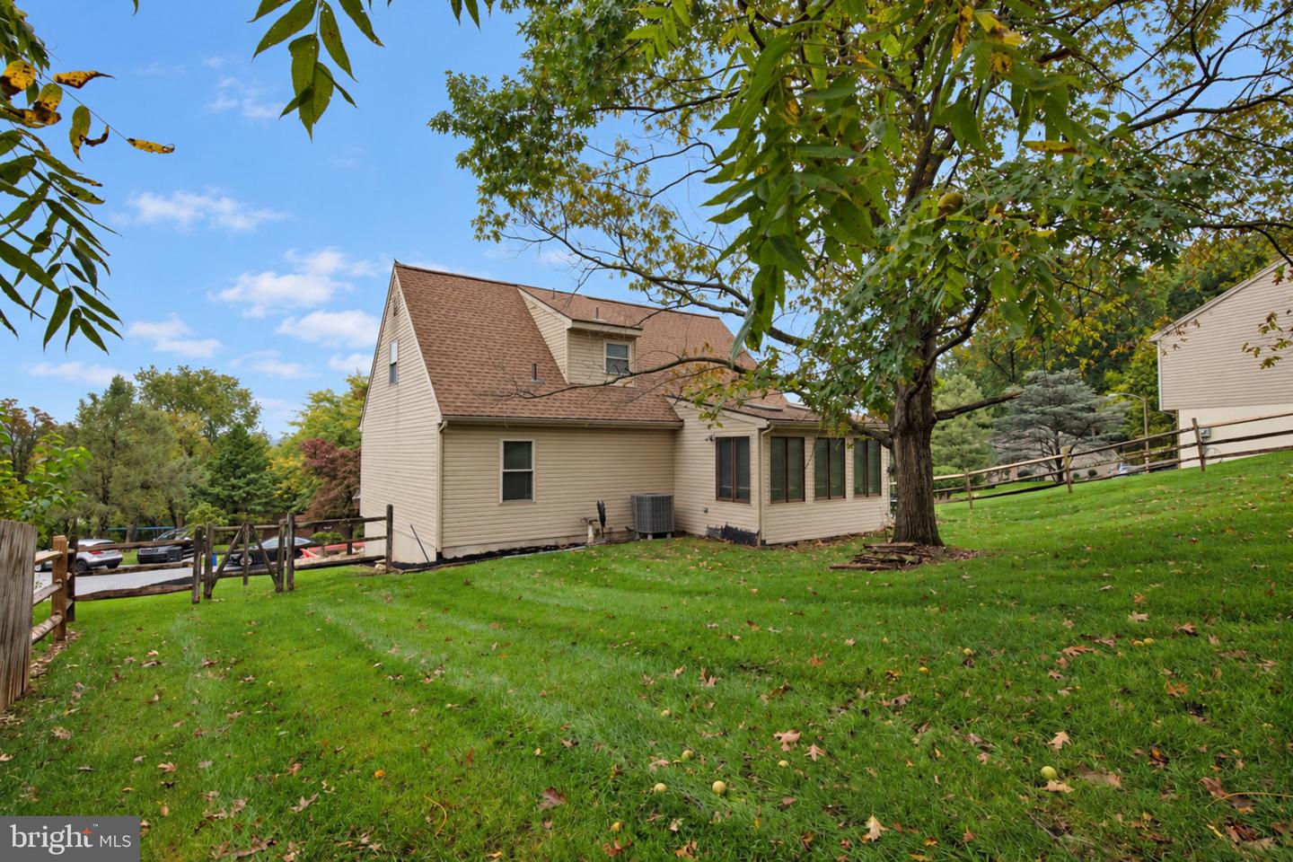 222 Wexham Dr Property Photo 29