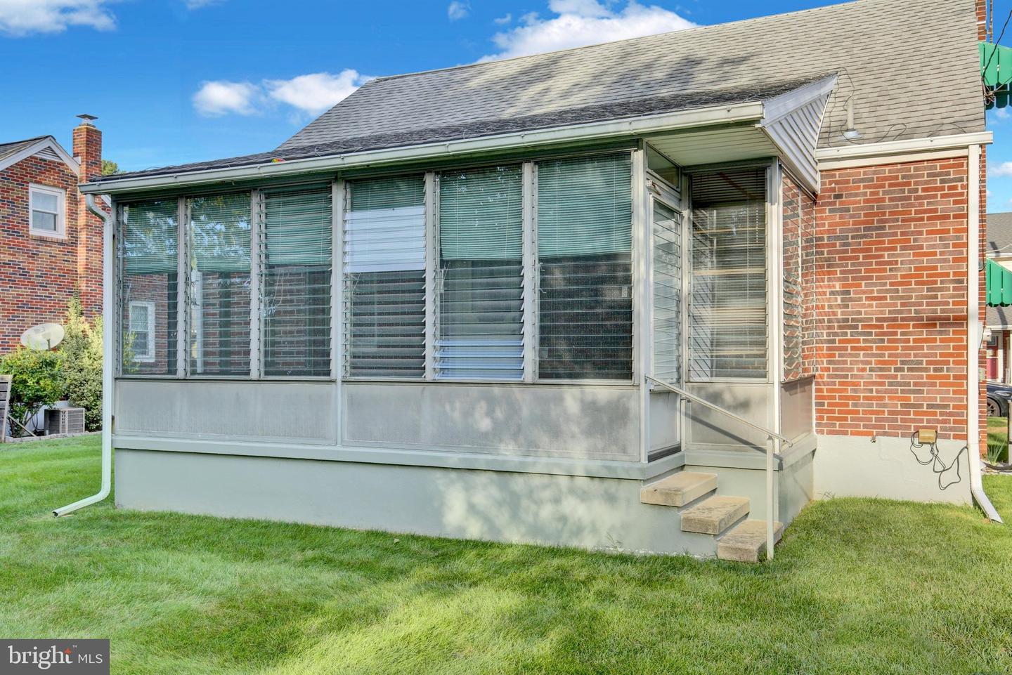 48 Keppel Ave Property Photo 7