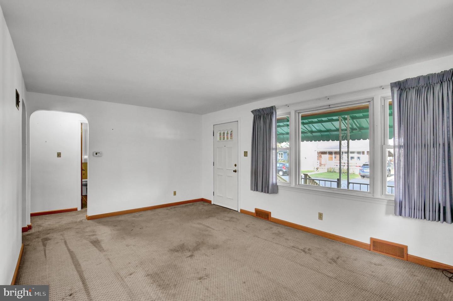 48 Keppel Ave Property Photo 9