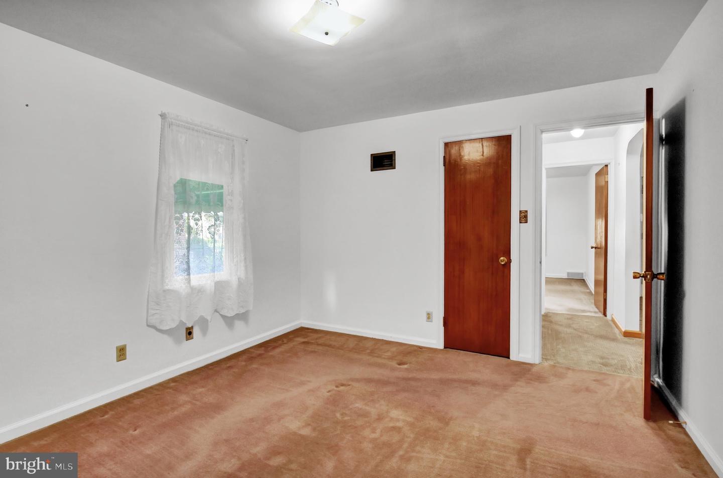 48 Keppel Ave Property Photo 12