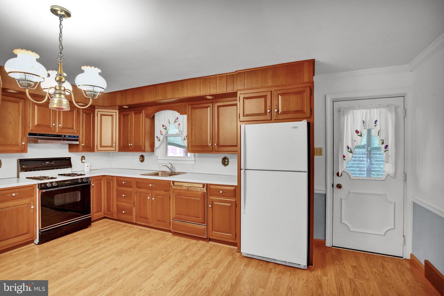 48 Keppel Ave Property Photo 16