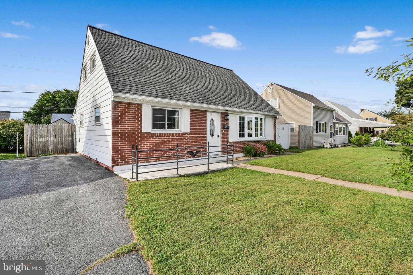 807 Tuckerton Ave Property Photo 3