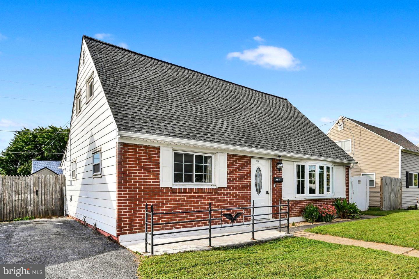 807 Tuckerton Ave Property Photo 4