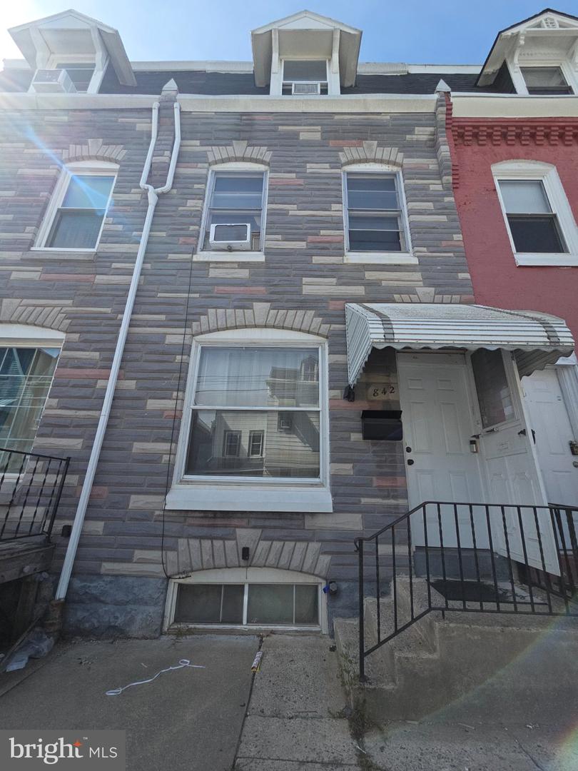 842 CHURCH ST Property Photo 1