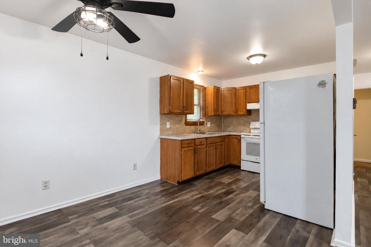 3425 Marion St Property Photo 5