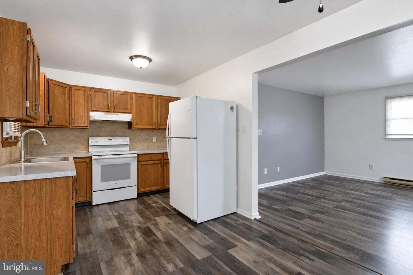 3425 Marion St Property Photo 6