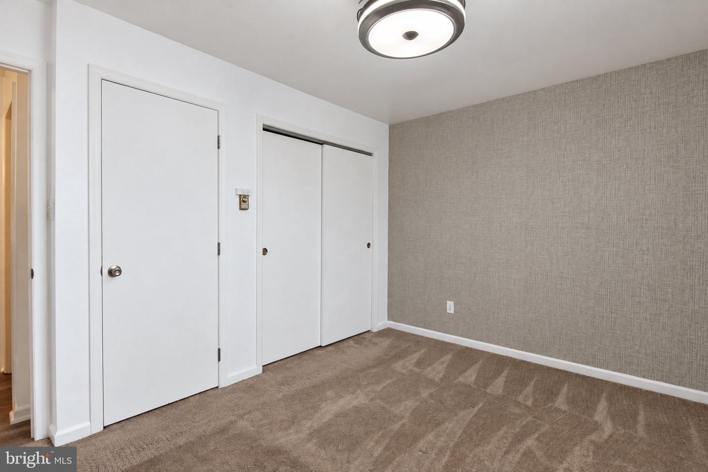 3425 Marion St Property Photo 11