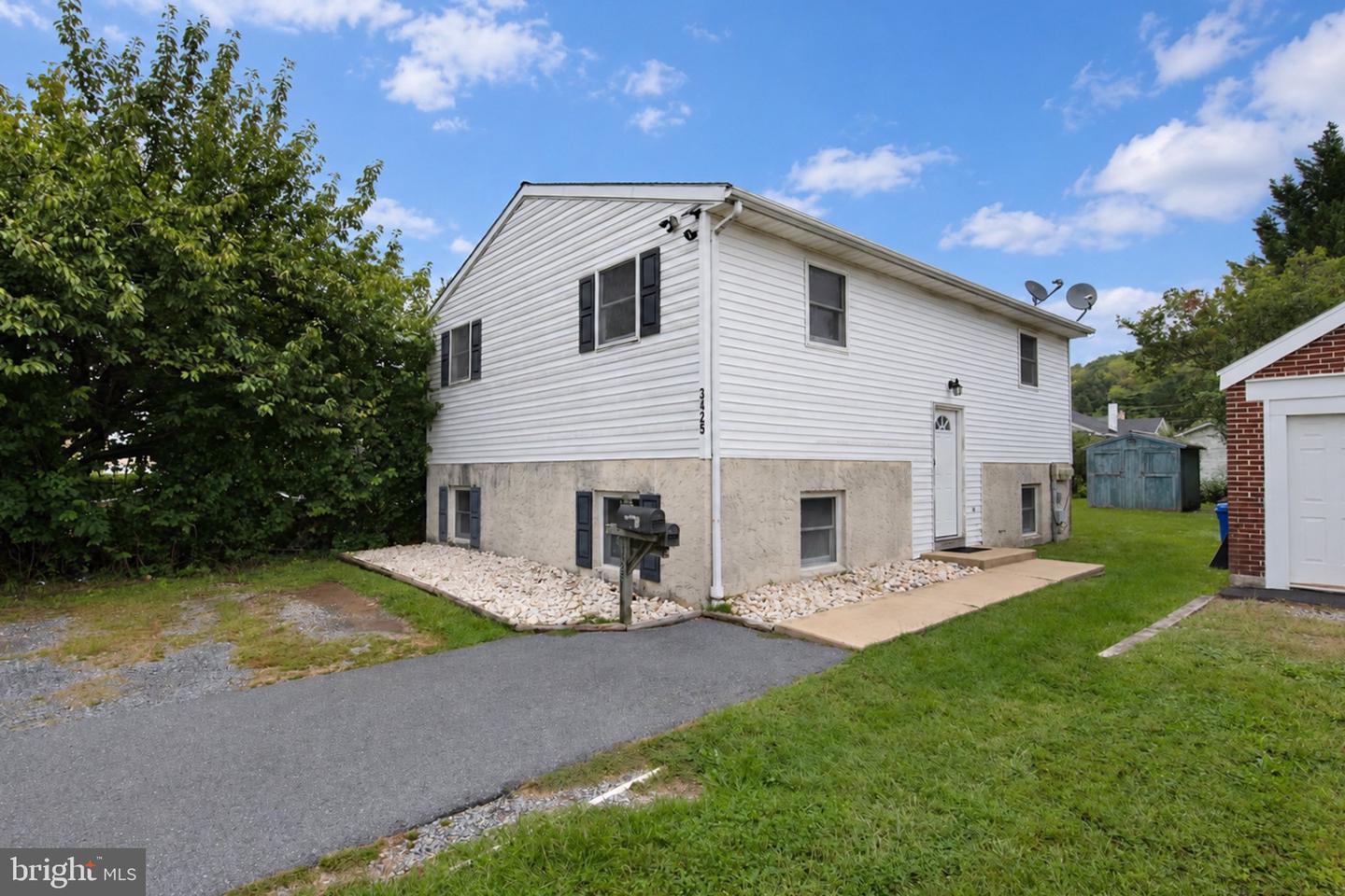 3425 Marion St Property Photo 26