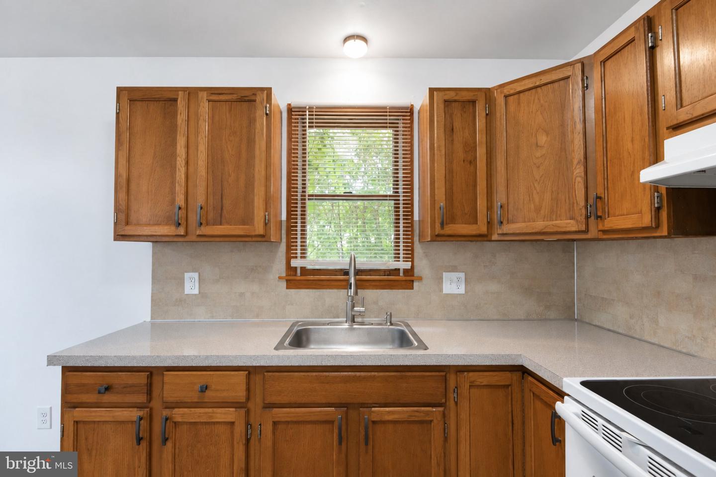 3425 Marion St Property Photo 16