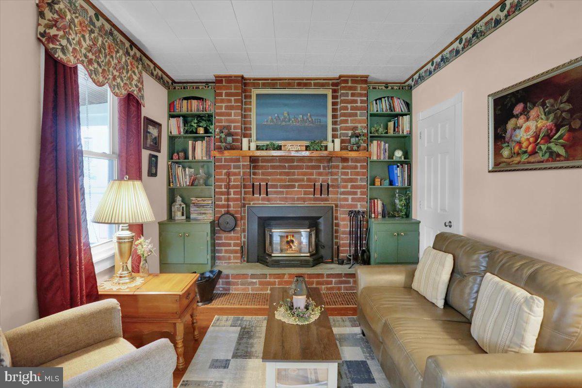 3501 Chestnut St Property Photo 6