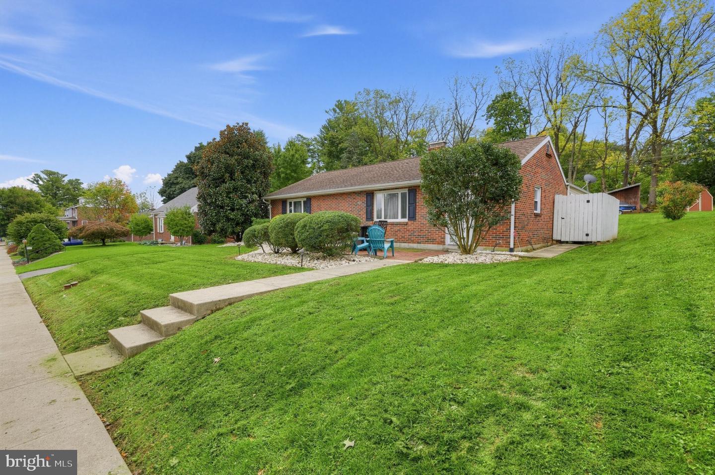 2142 READING BLVD Property Photo 1