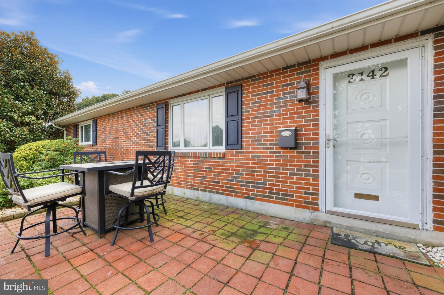 2142 Reading Blvd Property Photo 4