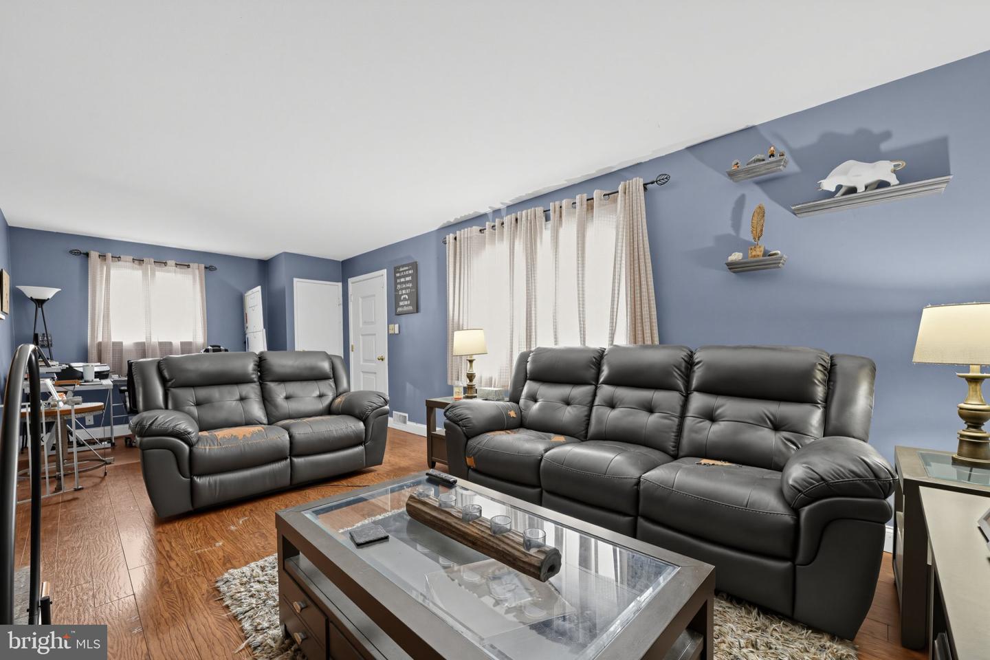 2142 Reading Blvd Property Photo 7