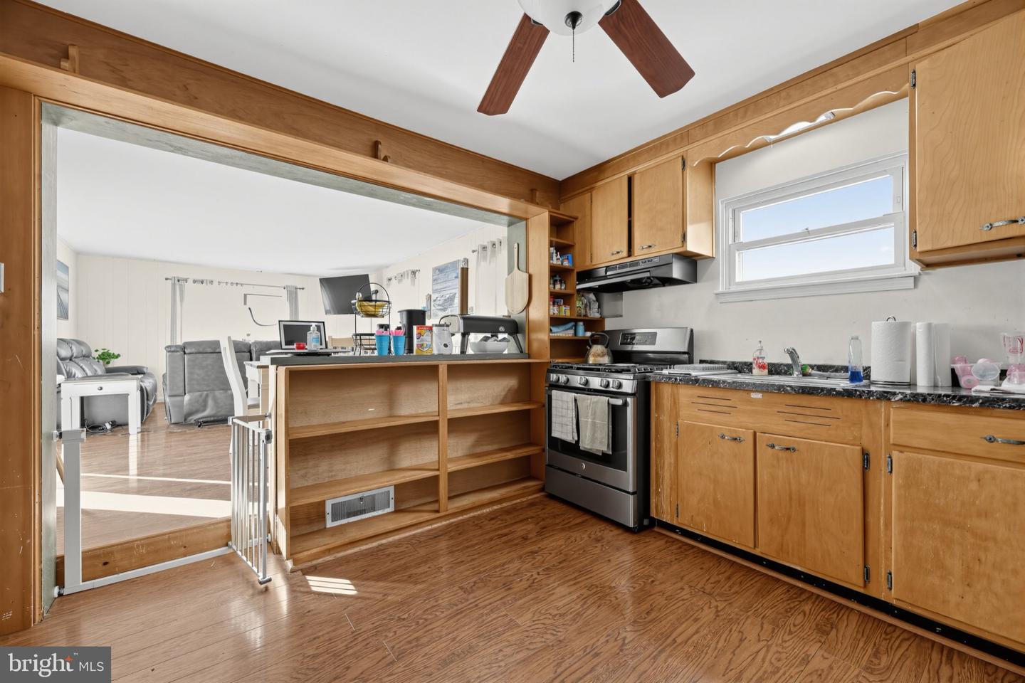 2142 Reading Blvd Property Photo 11