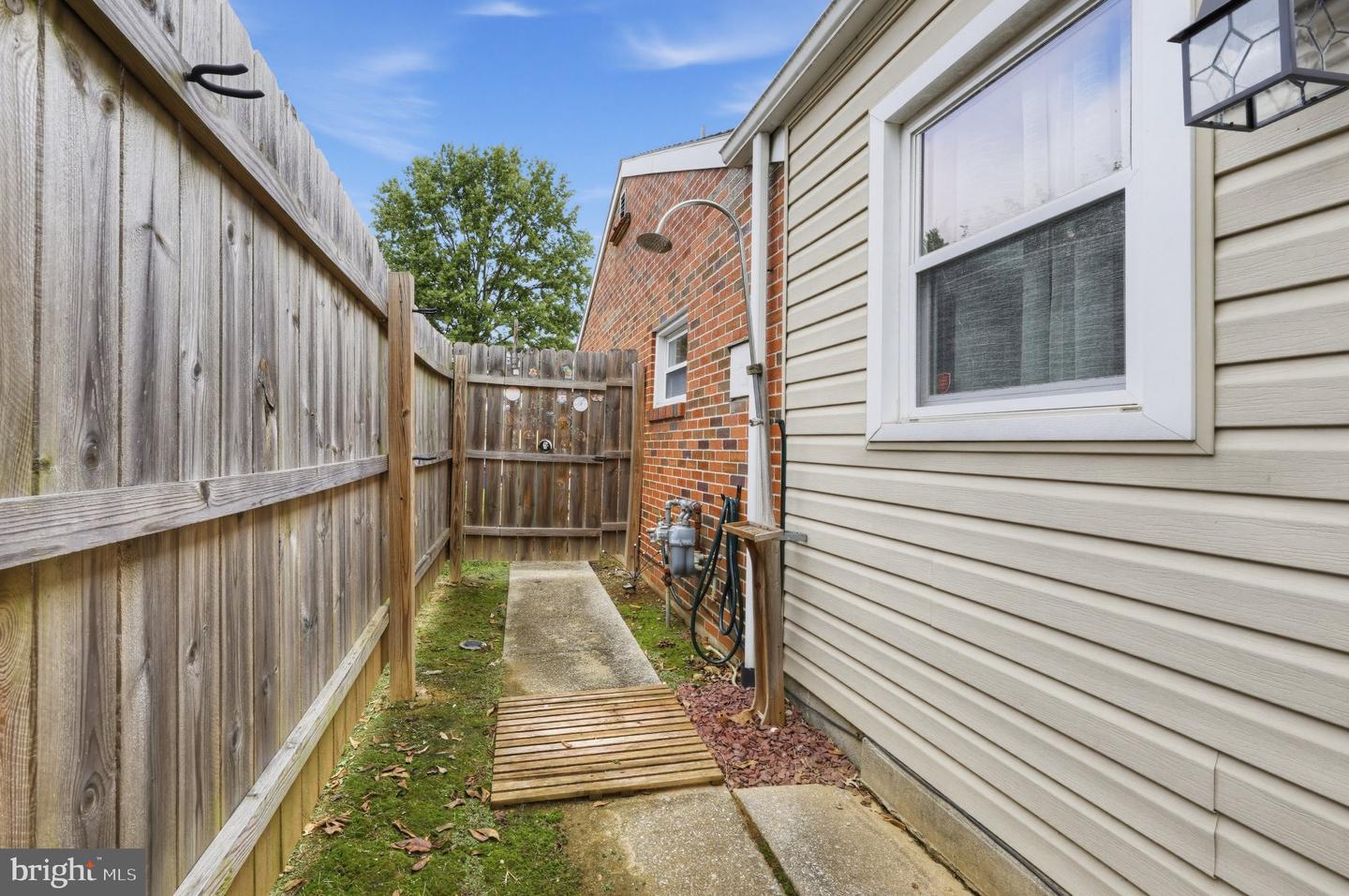 2142 Reading Blvd Property Photo 24