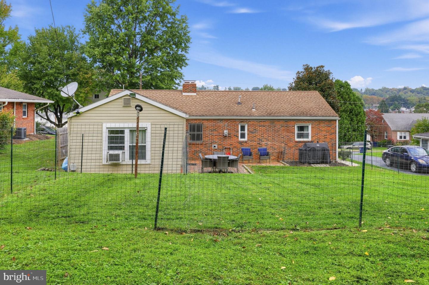 2142 Reading Blvd Property Photo 27