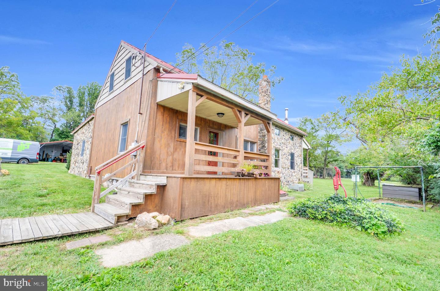 3390 Mountain Rd Property Photo 4