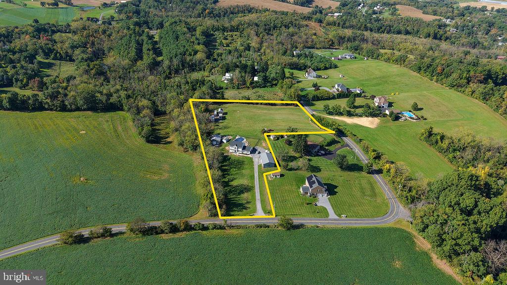 826 Bossler Rd Property Photo 3