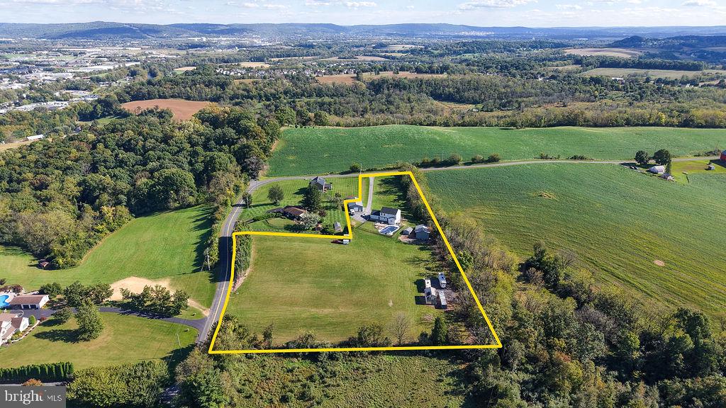 826 Bossler Rd Property Photo 4
