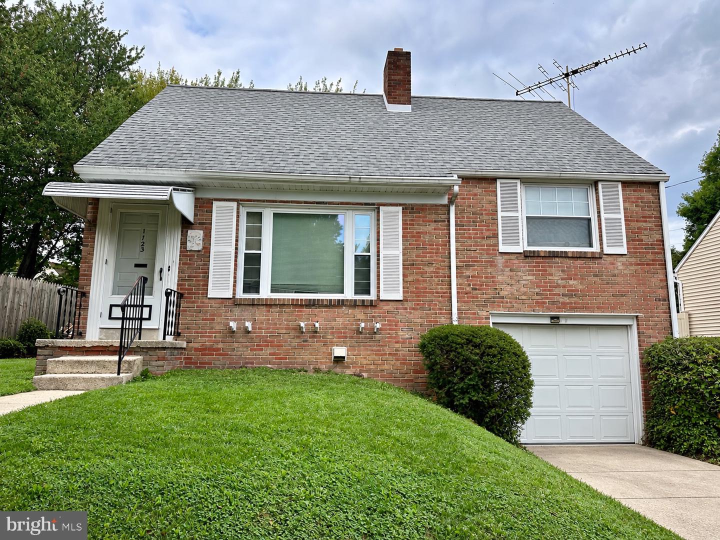 1123 Sheridan St Property Photo 1