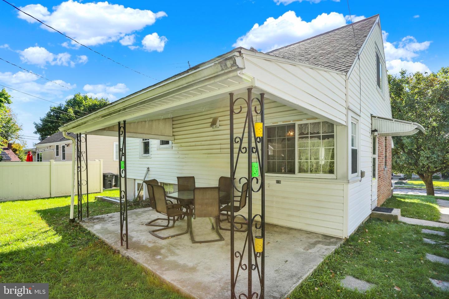 1123 Sheridan St Property Photo 3