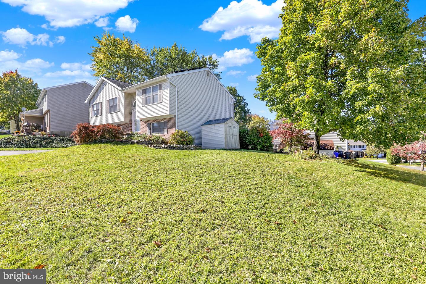 200 Fairway Dr Property Photo 5