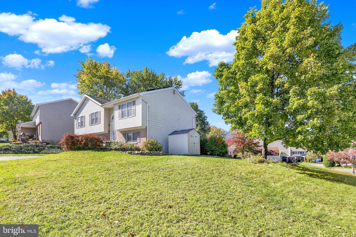 200 Fairway Dr Property Photo 6