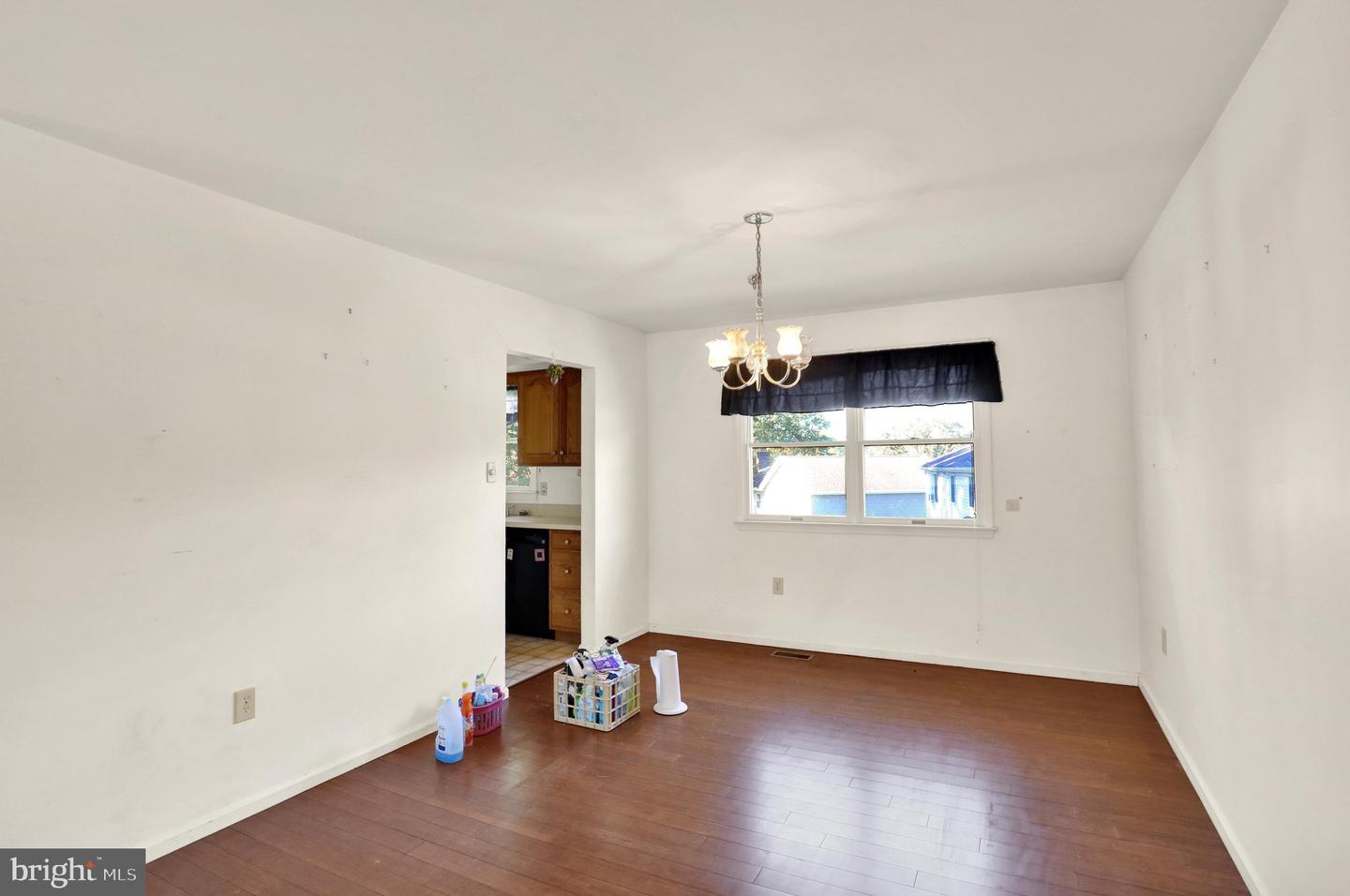 200 Fairway Dr Property Photo 9