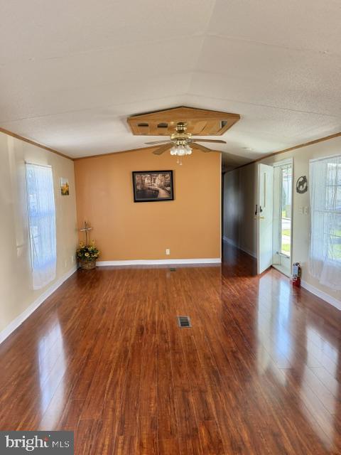 6 Green Acres Rd Property Photo 12